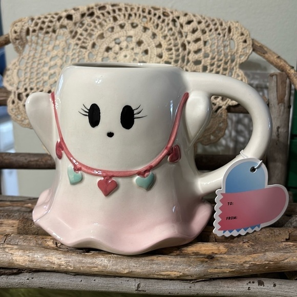 NWT GHOST GIRL WITH HEARTS SHAPED MUG - Picture 1 of 12